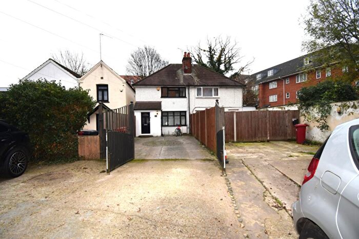 2 Bedroom House To Rent In Grays Place, Slough, SL2