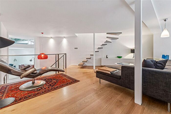 2 Bedroom Flat To Rent In Penzance Place, London, W11