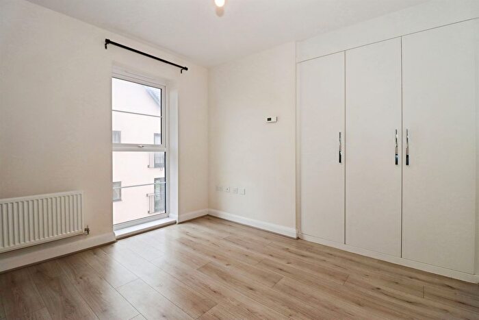 2 Bedroom Flat For Sale In Clark Drive, Yate, Bristol, BS37