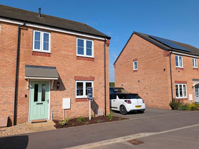 3 Bedroom Semi-Detached House For Sale In Harrier Way, Market Deeping, PE6