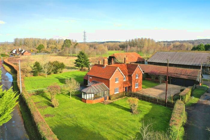 4 Bedroom Detached House To Rent In North Street, Theale, Reading, Berkshire, RG7