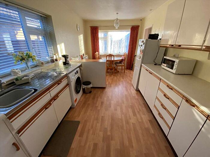 3 Bedroom Detached Bungalow For Sale In Bishops Road, Leasingham, NG34