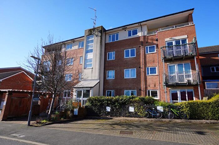 2 Bedroom Flat For Sale In Windrush Drive, High Wycombe, HP13