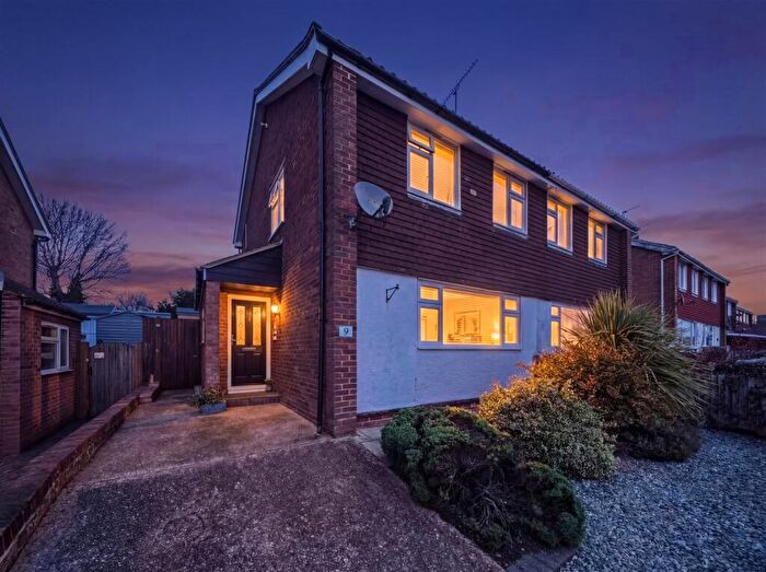 3 Bedroom House For Sale In Cedar Road, Sturry, Canterbury, CT2