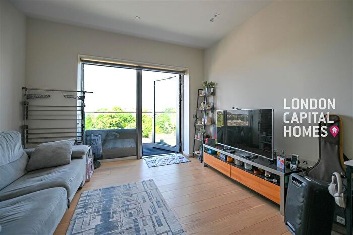 1 Bedroom Flat To Rent In Columbia Gardens, London, SW6