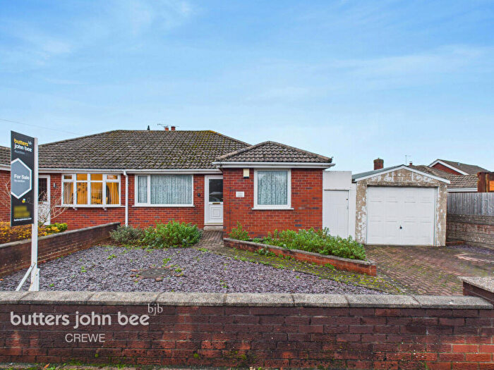 3 Bedroom Semi-Detached Bungalow For Sale In Shakespeare Drive, Crewe, CW1