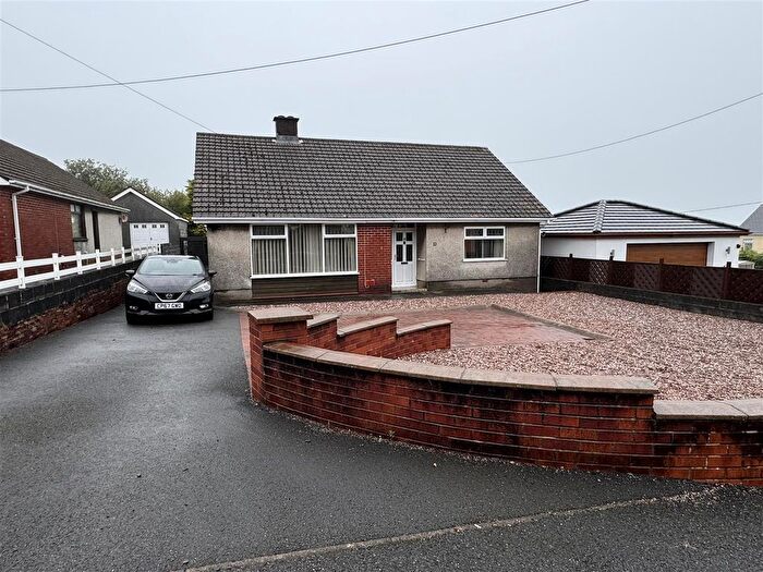 3 Bedroom Detached Bungalow For Sale In Waterloo Road, Capel Hendre, Ammanford, SA18