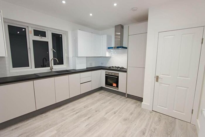 2 Bedroom Apartment To Rent In Langham Road, London, N15