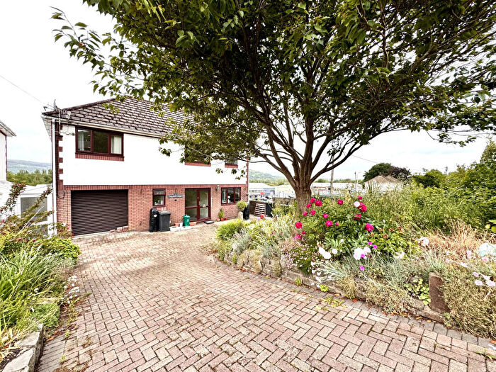 4 Bedroom Detached House For Sale In Thornhill Cottages, Cwmbach, Aberdare, CF44