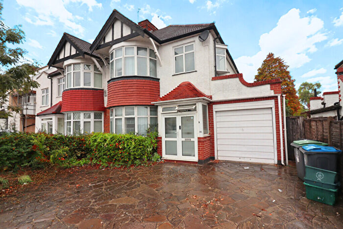 3 Bedroom Semi-Detached House To Rent In Tolworth Rise North, Surbiton, KT5