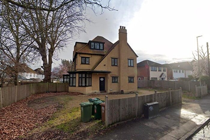 Studio To Rent In Green Lane, Shepperton, TW17