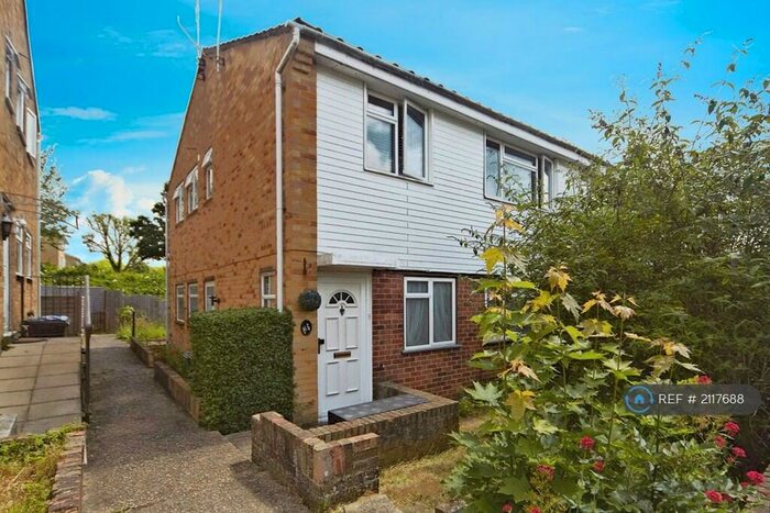 2 Bedroom Maisonette To Rent In Selsdon, Selsdon, CR2