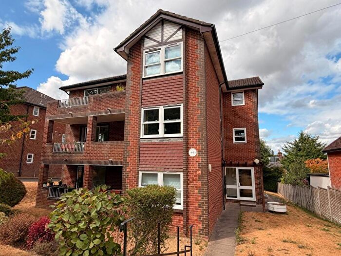 2 Bedroom Flat To Rent In Elm Road, Redhill, RH1