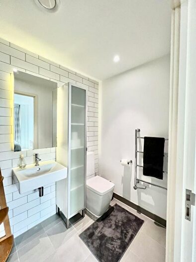 2 Bedroom Flat To Rent In Admiralty Avenue, London, E16