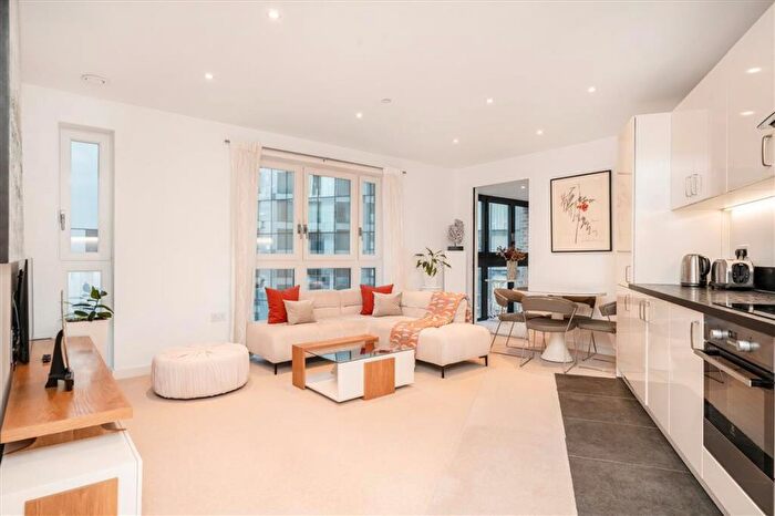 2 Bedroom Flat For Sale In New Drum Street, Aldgate East, E1