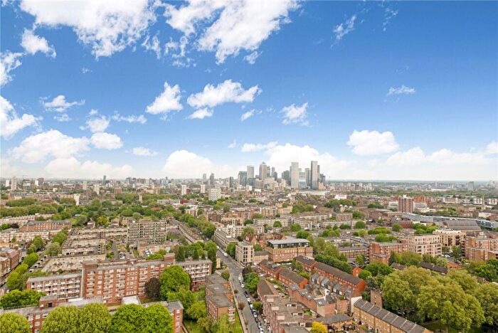 2 Bedroom Apartment To Rent In Cendal Crescent, London, E1