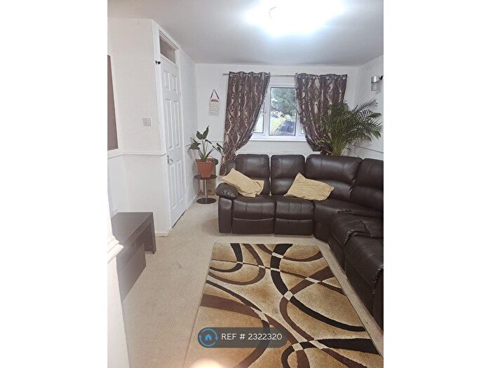 3 Bedroom End Of Terrace House To Rent In Croome Close, Redditch, B98