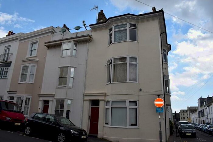 Apartment To Rent In College Place, Brighton, ., BN2