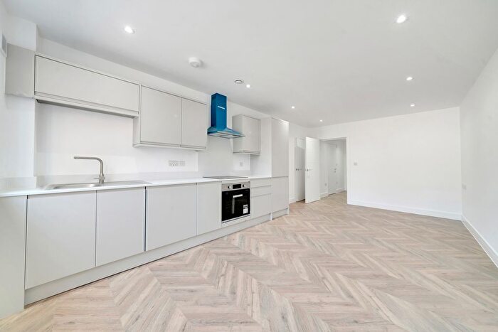 Studio To Rent In Hessel Street, London, E1