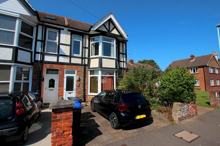 2 Bedroom Flat To Rent In Canterbury Road, Worthing, West Sussex BN13