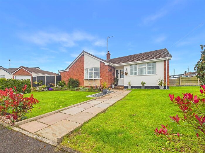3 Bedroom Detached Bungalow For Sale In Lichfield Drive, Great Haywood, Stafford, ST18