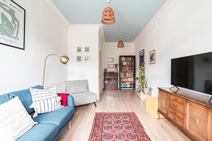 1 Bedroom Flat For Sale In / Craigcrook Place, Edinburgh, EH4