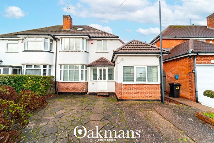 3 Bedroom Semi-Detached House For Sale In Kingsdown Road, Northfield, Birmingham, B31