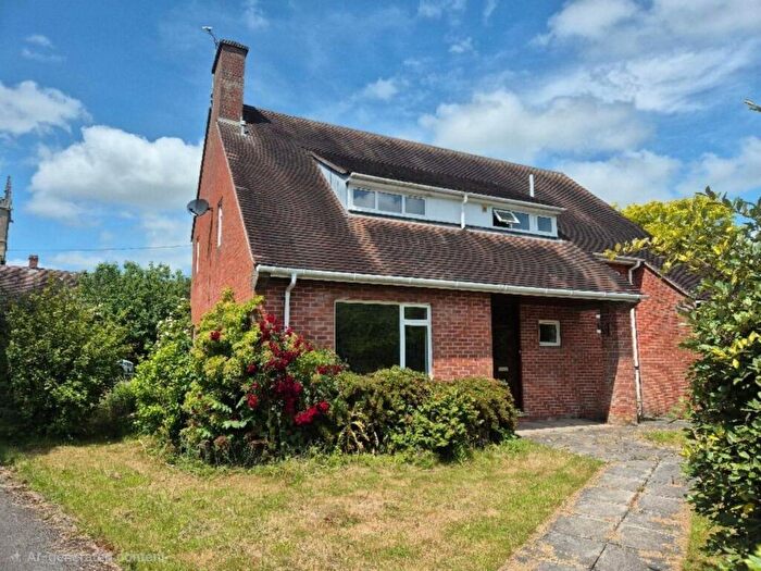 4 Bedroom Detached House To Rent In High Street, Gillingham, SP8