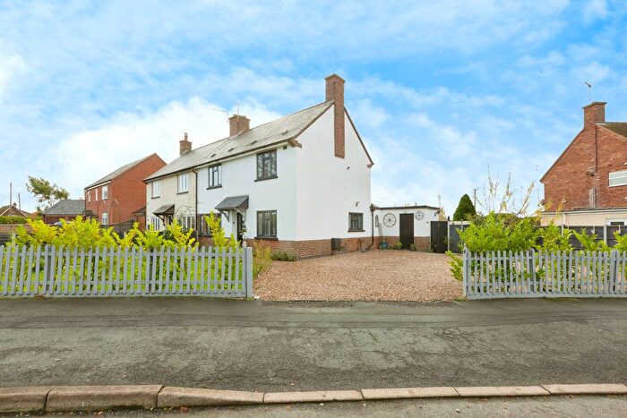 3 Bedroom Semi Detached House For Sale In Pougher Close, Leicester, LE9