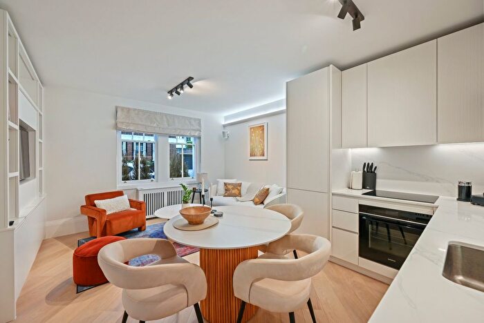 2 Bedroom Terraced House To Rent In Lees Place, Marble Arch, W1K