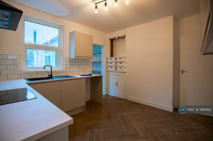 4 Bedroom Terraced House To Rent In Heathorn Street, Maidstone, ME14