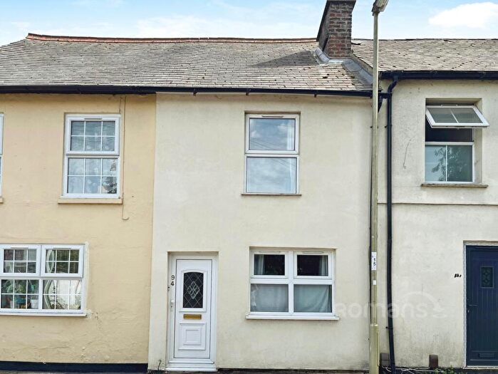 3 Bedroom Terraced House For Sale In Queens Road, Aldershot, Hampshire, GU11