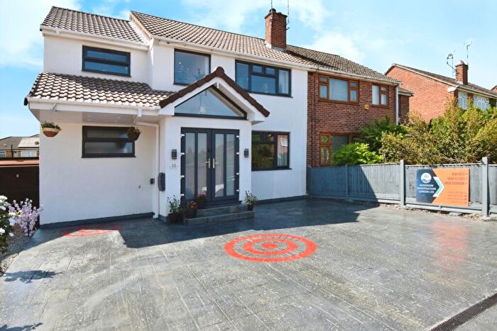 5 Bedroom Semi-Detached House For Sale In Heddington Way, Leicester, Leicestershire, LE2