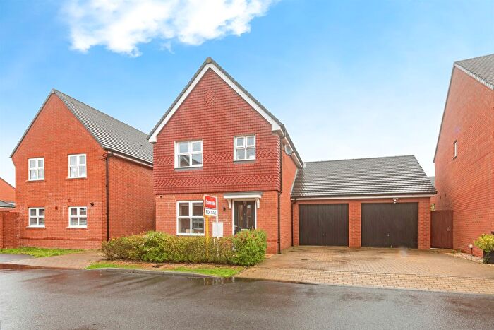 3 Bedroom Link Detached House For Sale In Harebell Road, Andover, SP11
