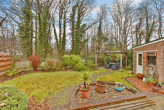 4 Bedroom Semi-detached House For Sale In Prinys Drive, Wigmore, Gillingham, Kent, ME8