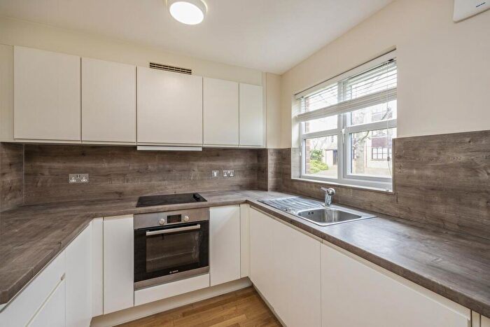 2 Bedroom Flat To Rent In Ash Walk Sudbury Avenue, HA0