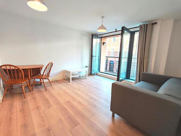 2 Bedroom Apartment To Rent In Manhattan Place, Madison Square, Liverpool, L1