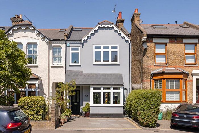 3 Bedroom House For Sale In Chelmsford Road, South Woodford, E18