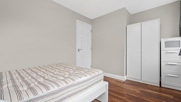 6 Bedroom Terraced House To Rent In Howard Road, Surbiton, Greater London, KT5