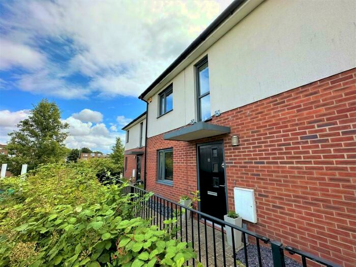 Houses to rent in Lindsey Road, LU2, Luton