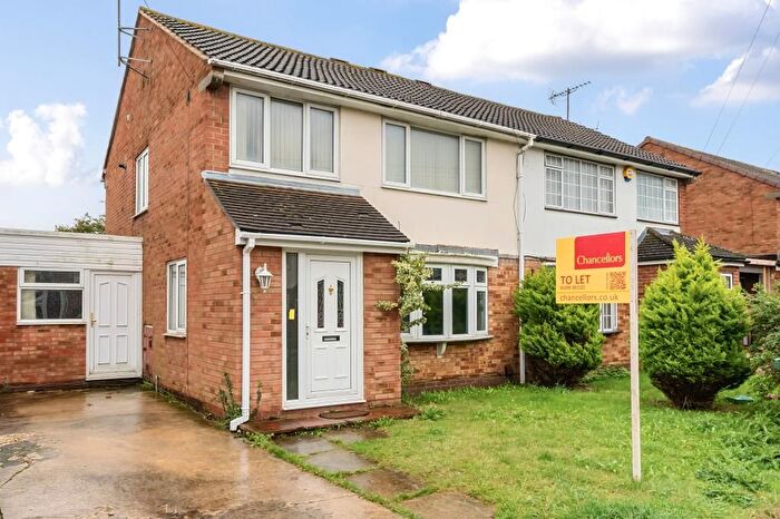 3 Bedroom Semi-Detached House To Rent In Mowbray Close, Aylesbury, HP20