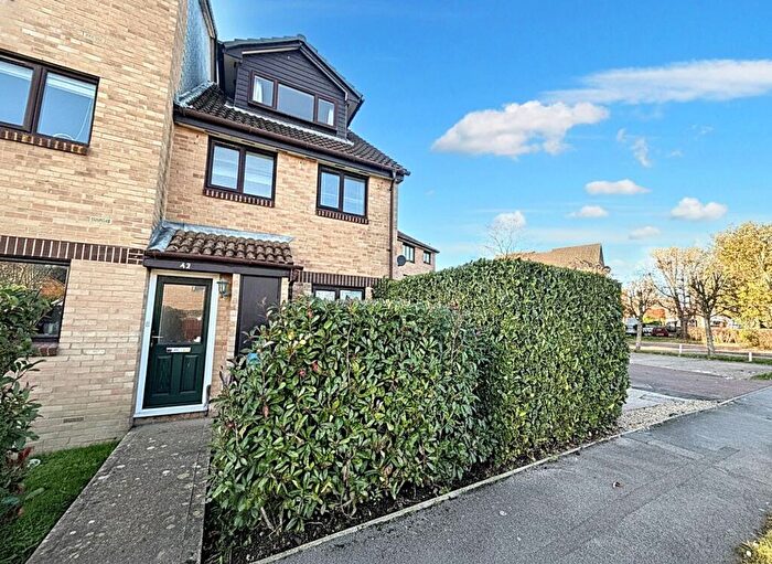 2 Bedroom Maisonette To Rent In Manor Fields, Horsham, RH13