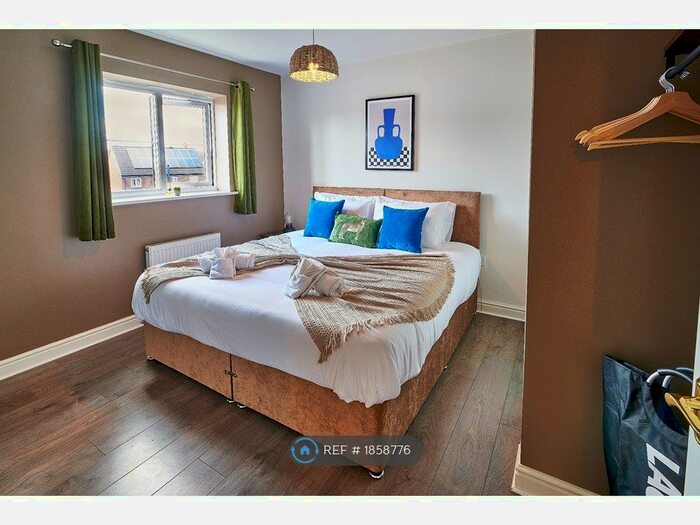 4 Bedroom Semi-Detached House To Rent In Lagoon Road, Wilnecote, Tamworth, B77