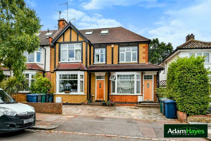 2 Bedroom End Of Terrace House To Rent In Bramber Road, North Finchley, N12
