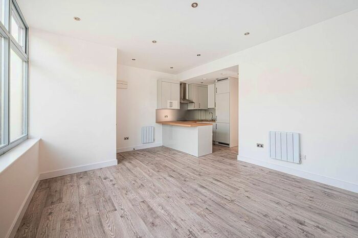 1 Bedroom Flat To Rent In Mill Lane, West Hampstead, London, NW6