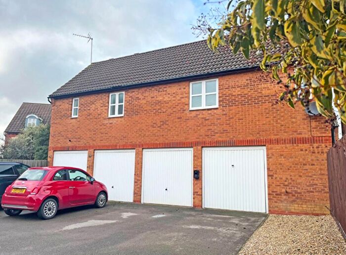 2 Bedroom Coach House For Sale In Evergreen Drive, Hampton Hargate, Peterborough, PE7