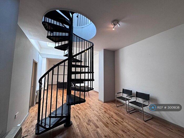 2 Bedroom Flat To Rent In Park St, Bristol, BS1