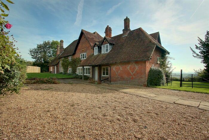 5 Bedroom Detached House To Rent In Oving Road, Whitchurch, Aylesbury, HP22