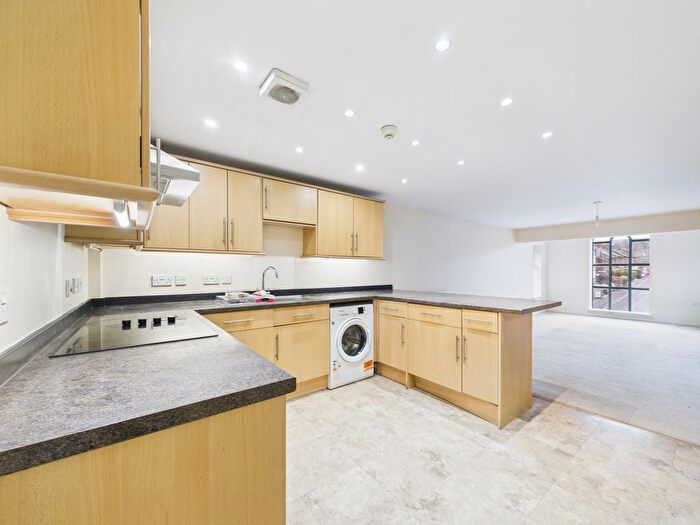 2 Bedroom Flat To Rent In Elgin Mall, High Street, Stonehouse, GL10