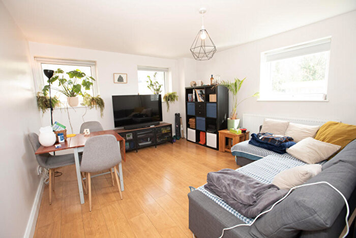 2 Bedroom Flat To Rent In Hotwell Road, Bristol, BS8